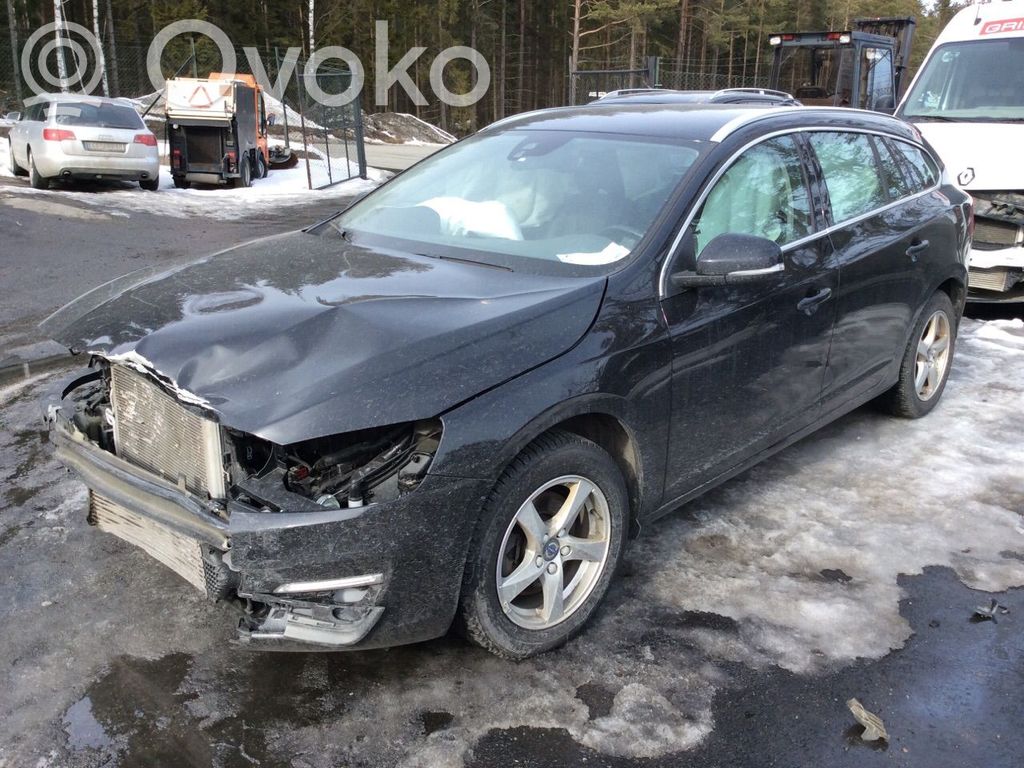 V60 V60, V60 Cross Country  31456701