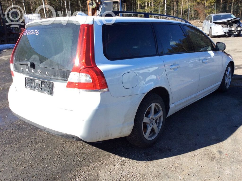 V70 S70, V70, V70 XC  39821977