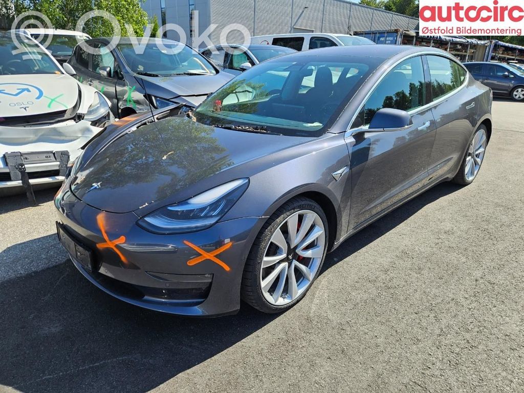 Model 3 Tesla Model 3  111024000B