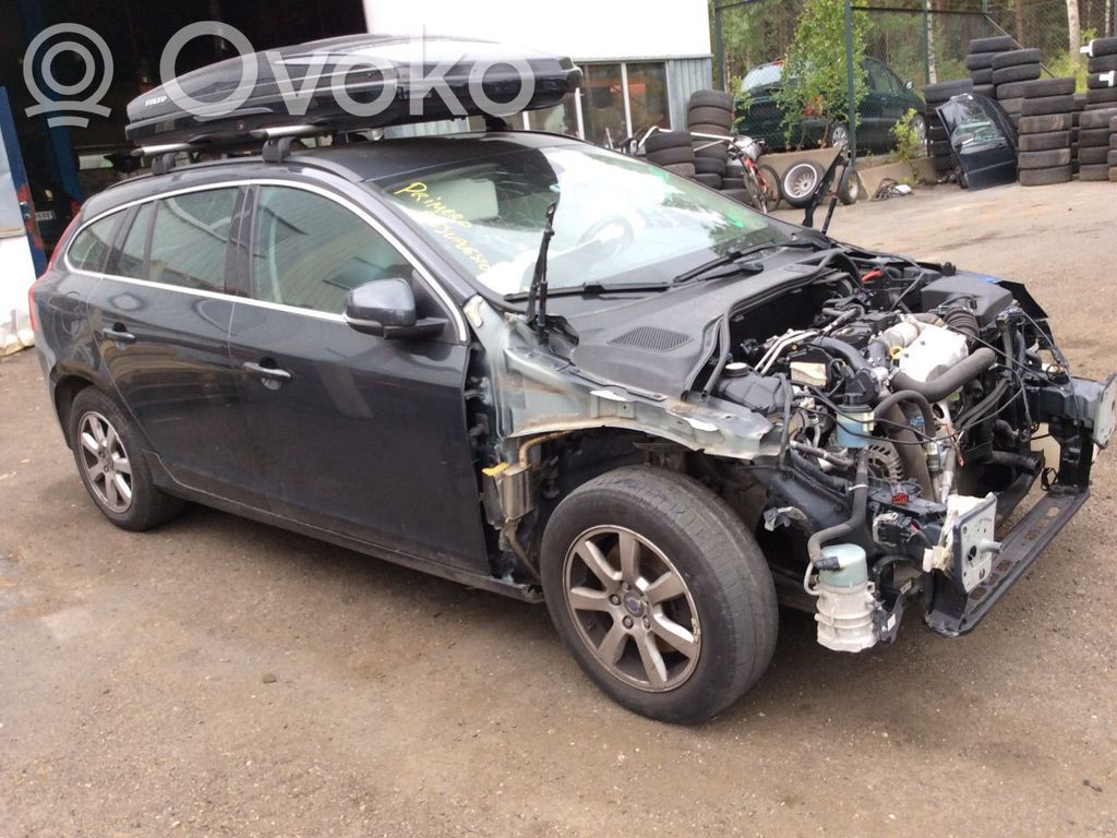 V60 V60, V60 Cross Country  31456042