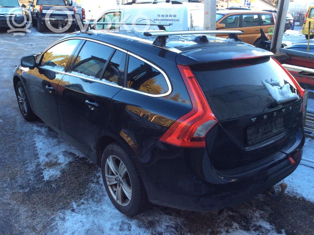 V60 V60, V60 Cross Country  30799046