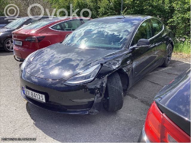 Model 3 Tesla Model 3  104445100F
