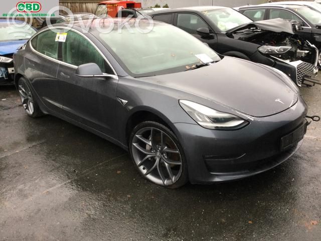 Model 3 Tesla Model 3  107867390K