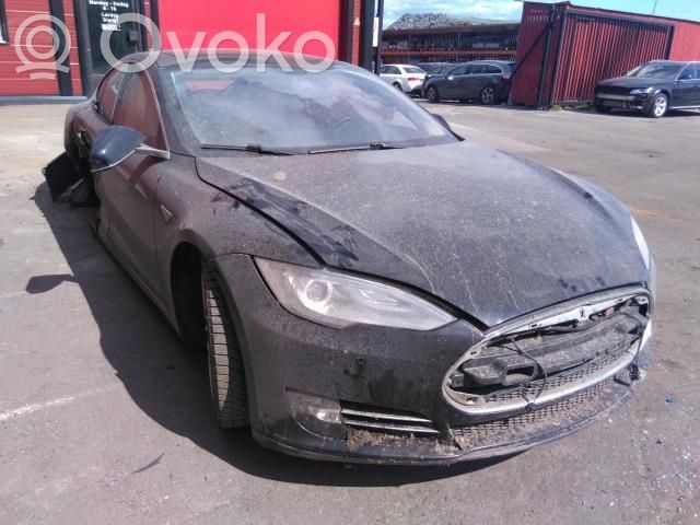 Model S Tesla Model S  0106B0078