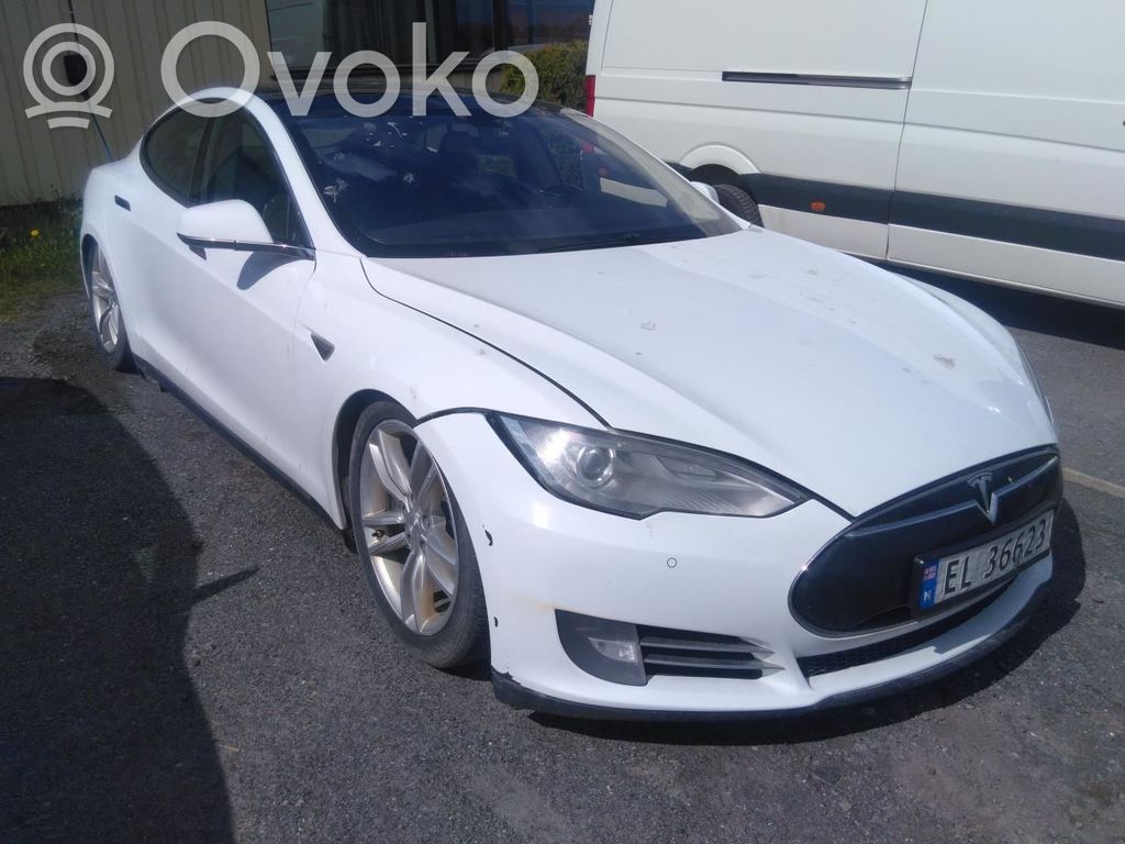 Model S Tesla Model S  106875000A
