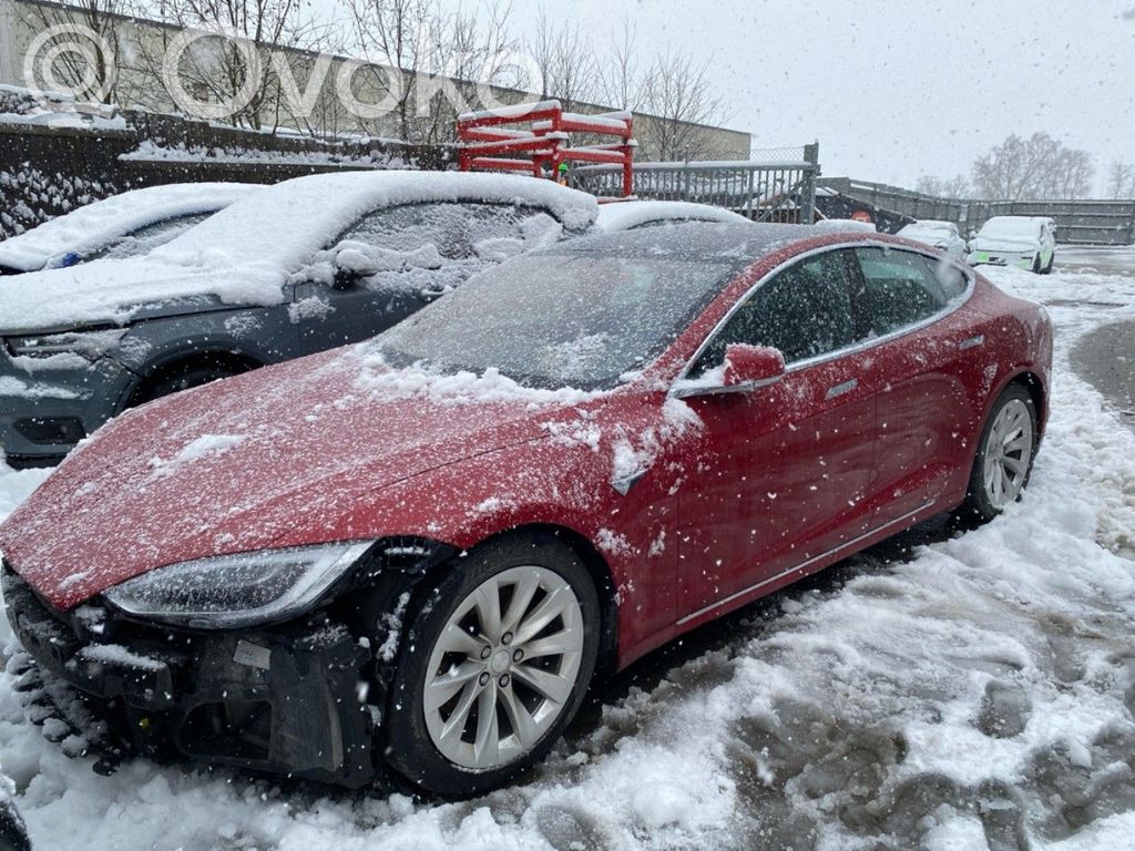 Model S Tesla Model S  105357400C
