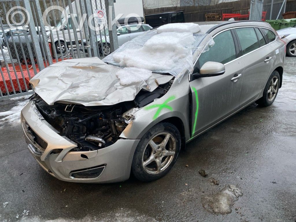 V60 V60, V60 Cross Country  31285399