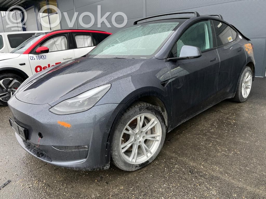 Model Y Tesla Model Y  104435400A