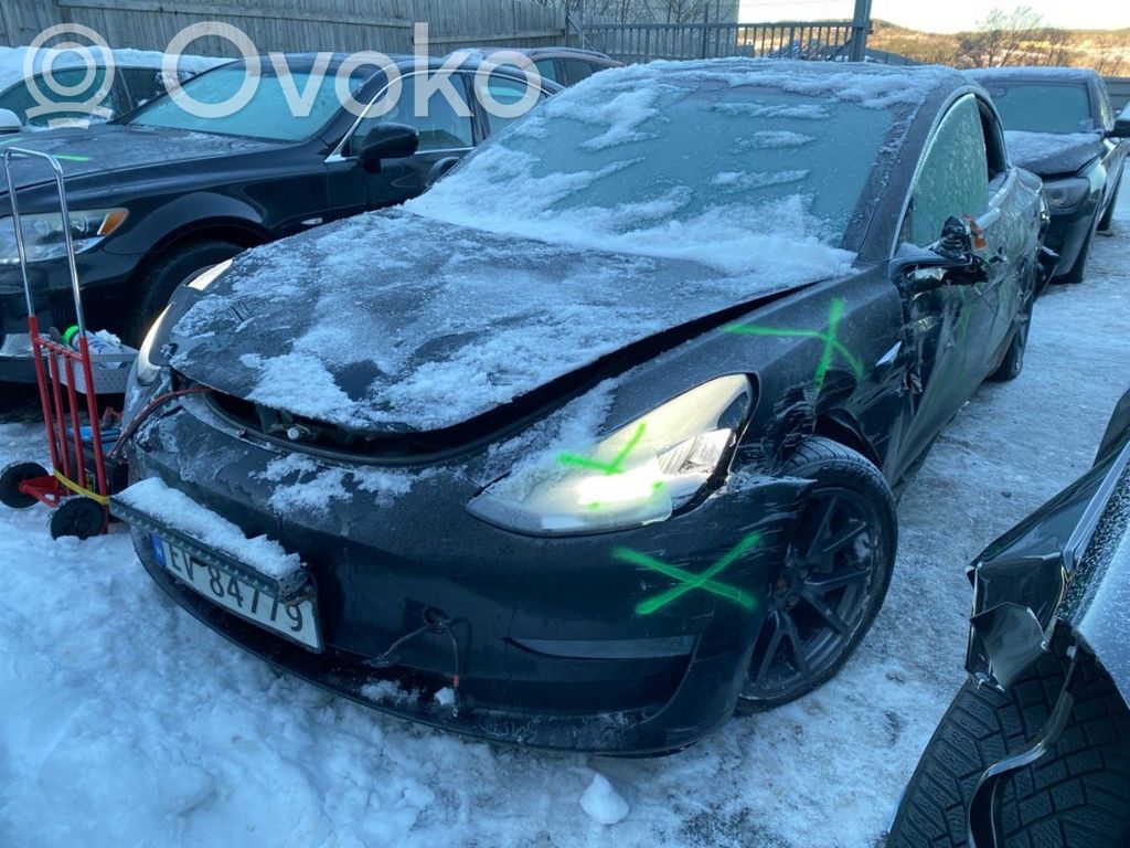 Model 3 Tesla Model 3  107740300B