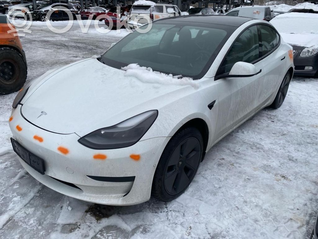 Model 3 Tesla Model 3  129996500A