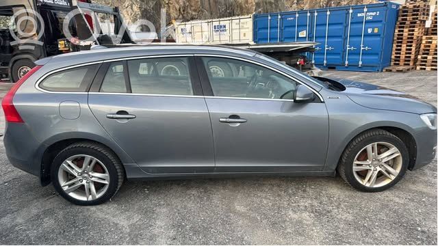 V60 V60, V60 Cross Country  31367945