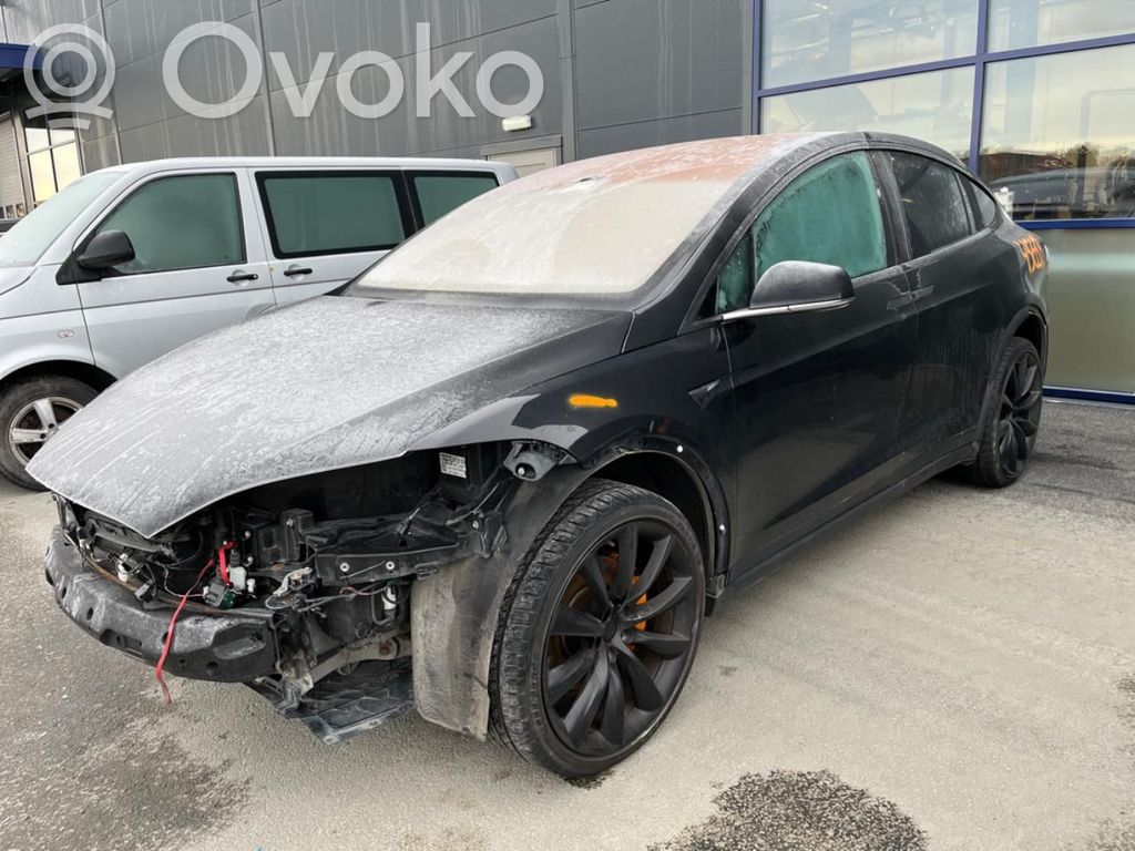 Model X Tesla Model X  103779700D