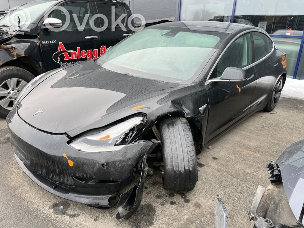 Model 3 Tesla Model 3  107739600C