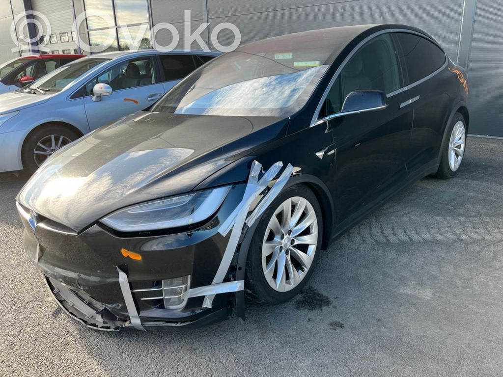 Model X Tesla Model X  102741100D
