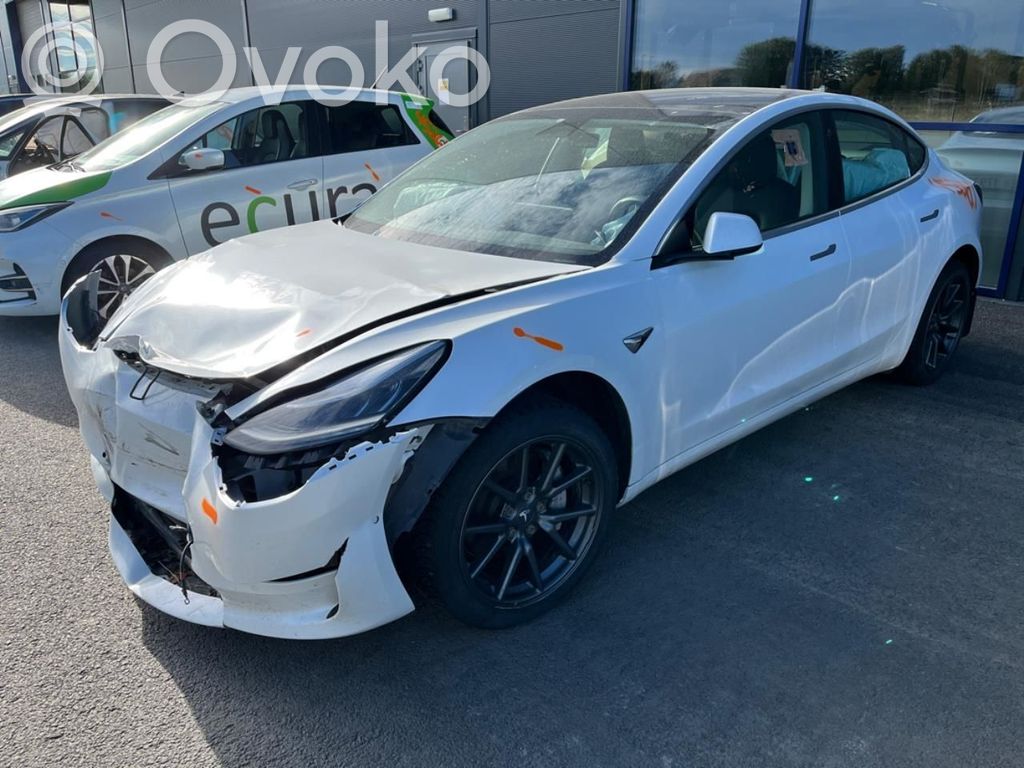 Model 3 Tesla Model 3  110864700D