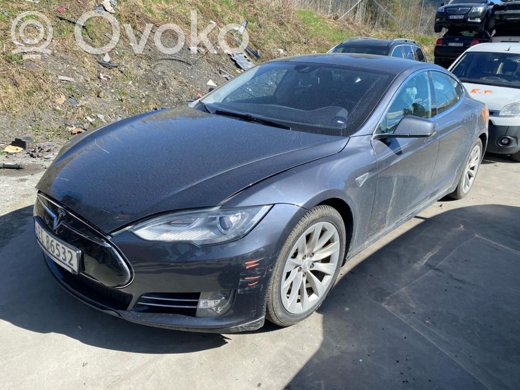 Model S Tesla Model S  101222700C