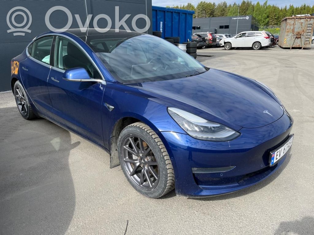Model 3 Tesla Model 3  1081420E0C