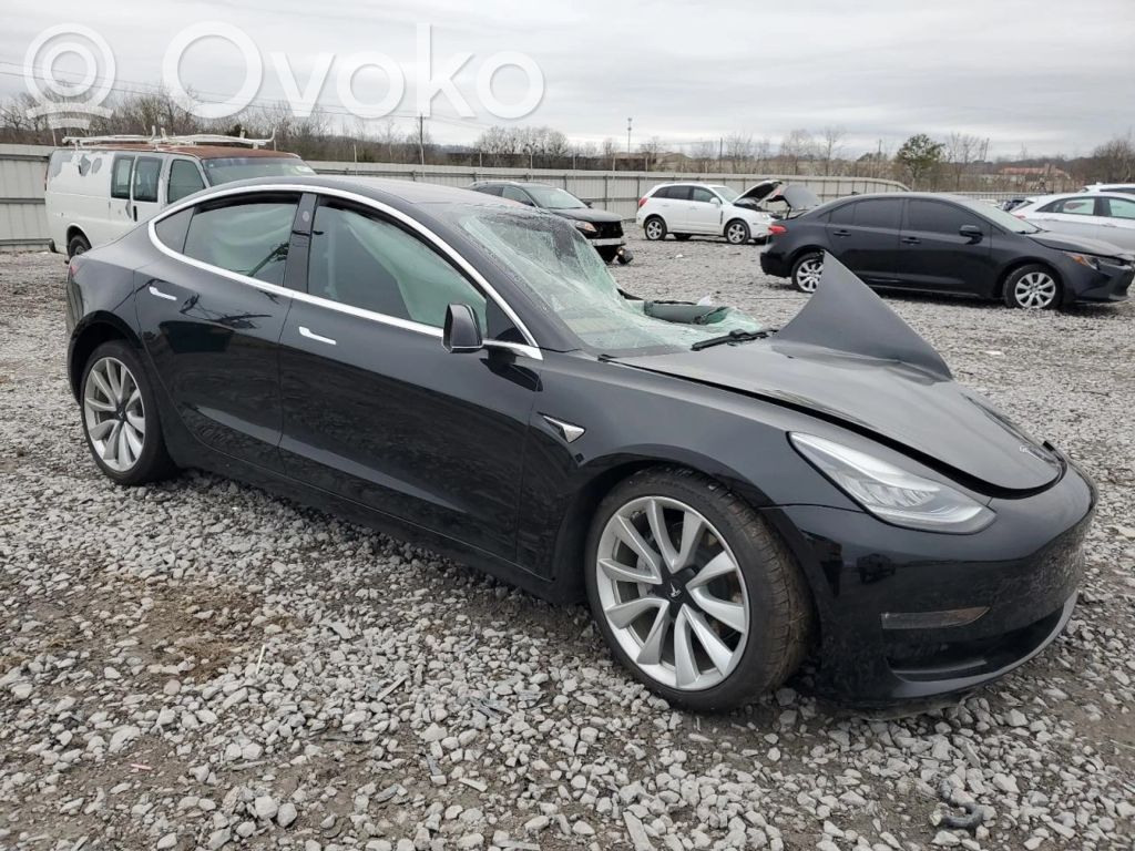Model 3 Tesla Model 3  108103801E