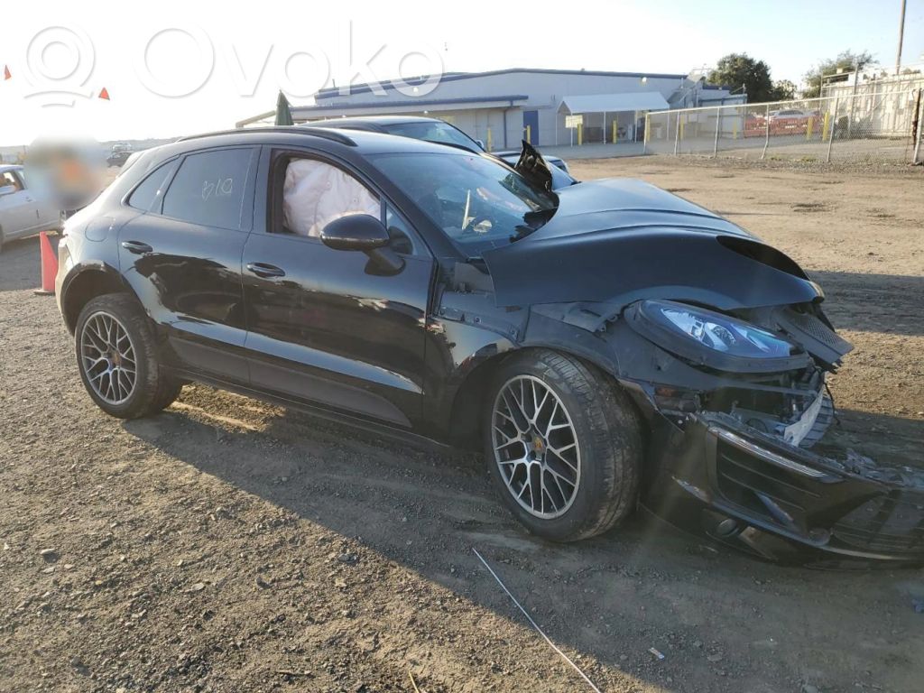 Macan (95B) Macan  7PP980653