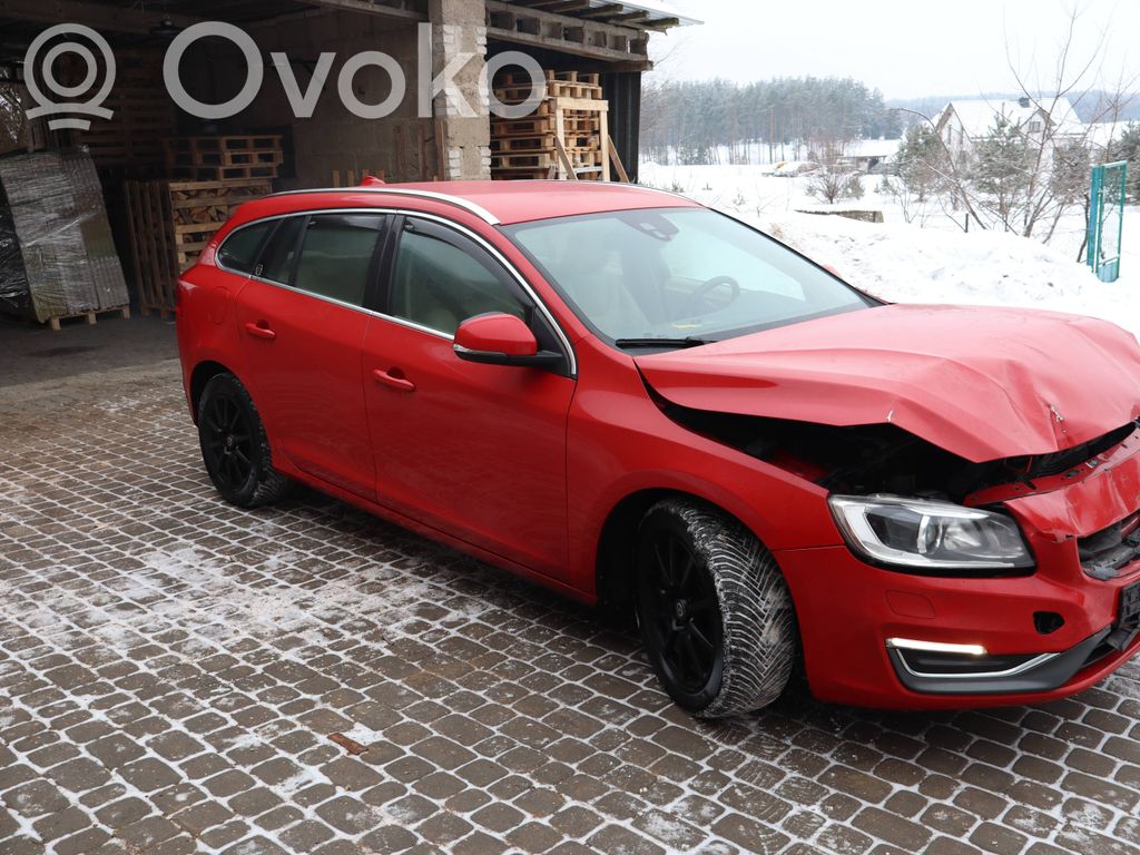 V60 V60, V60 Cross Country  31367543