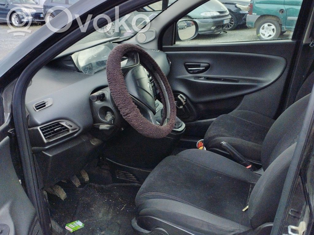 Ypsilon Ypsilon  71773809