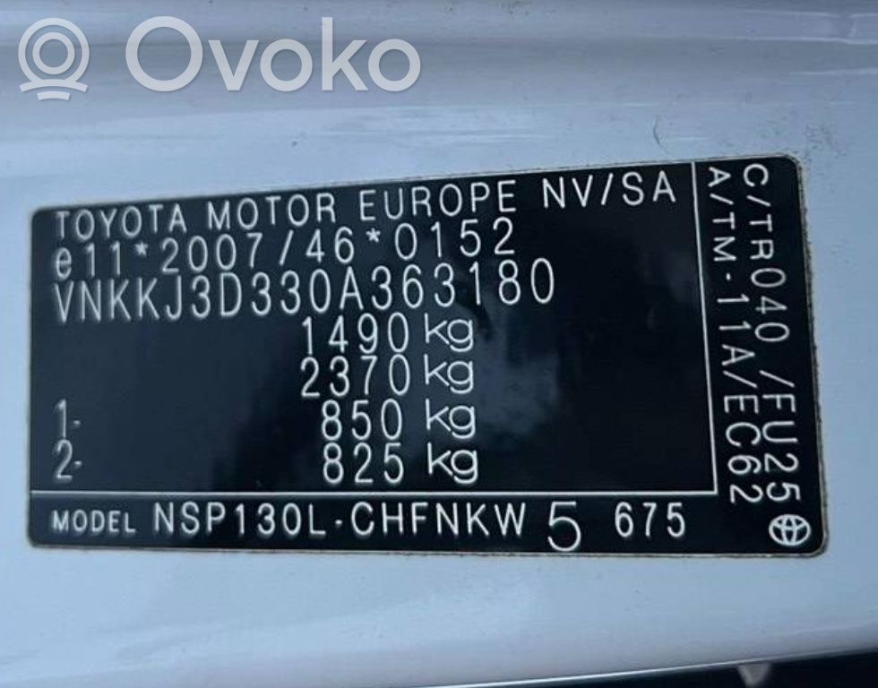 Yaris Yaris  15B550