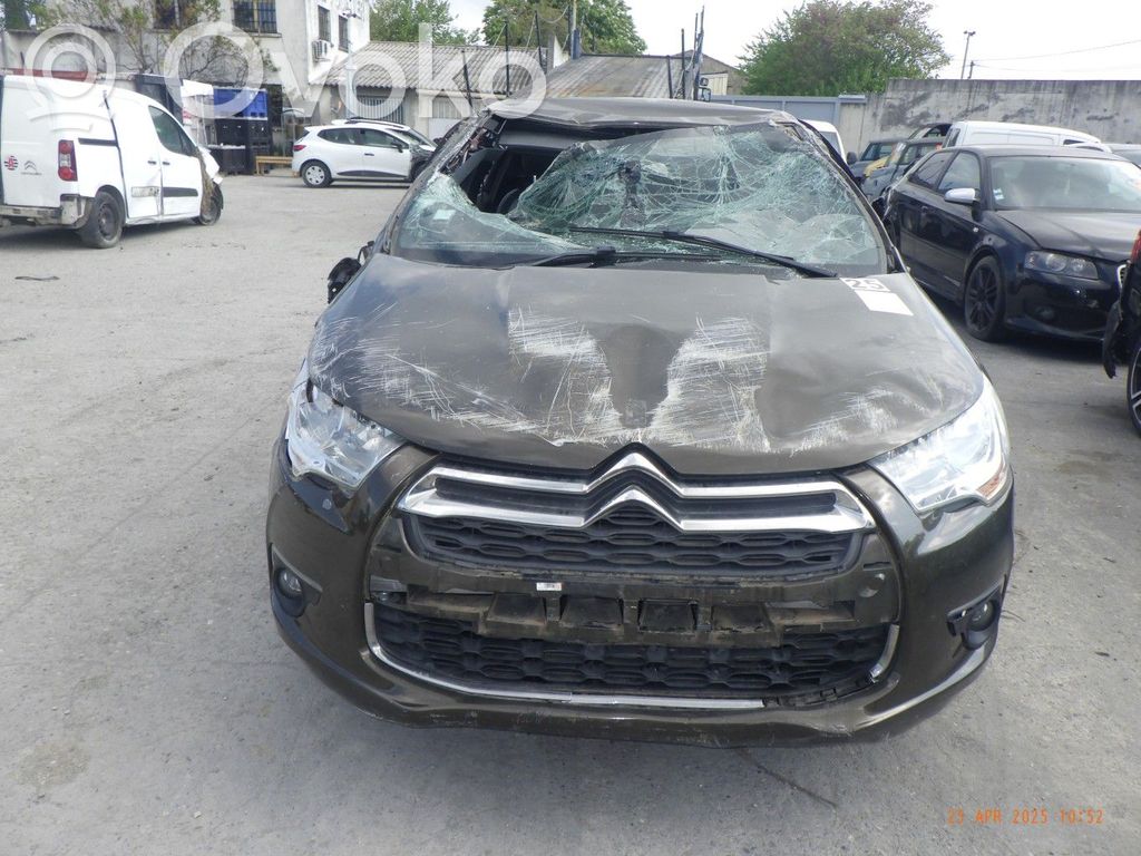 DS4 DS4  00007840CC