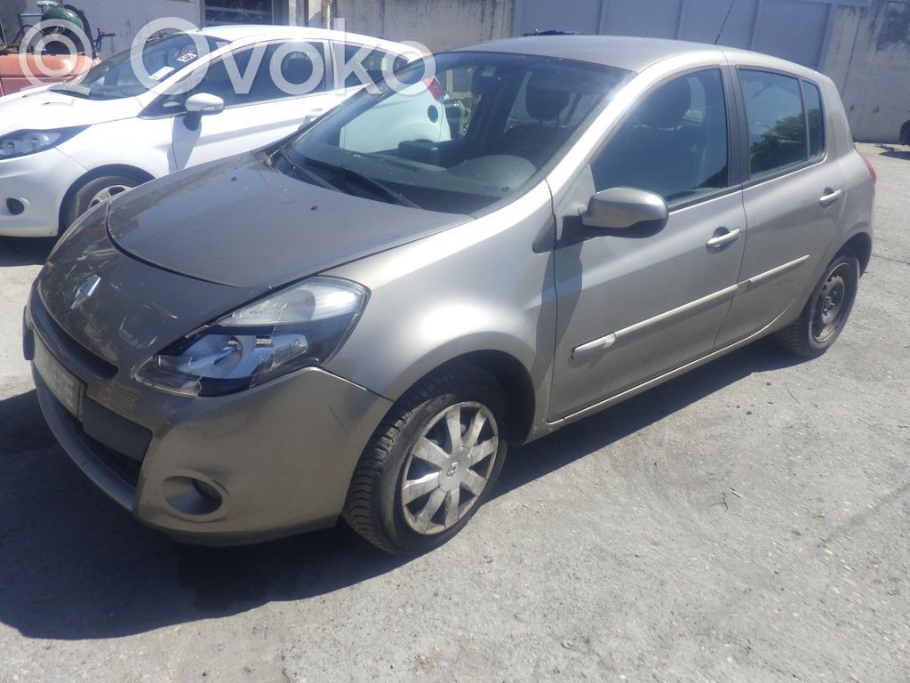 Clio III Clio  8200399776