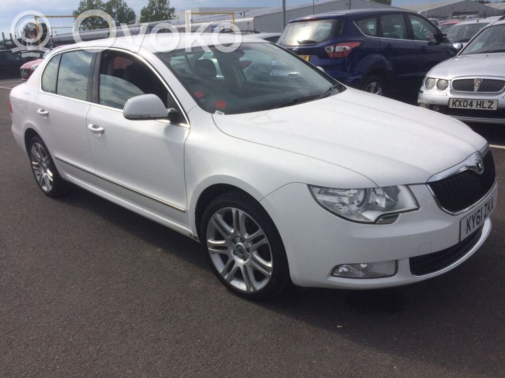 Superb B6 (3T) Superb  1K0199262