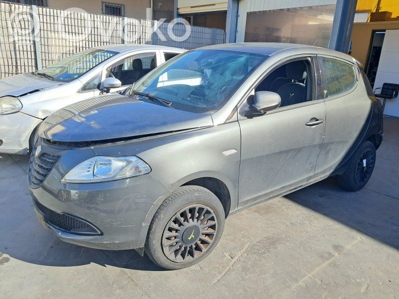 Ypsilon Ypsilon  51938439