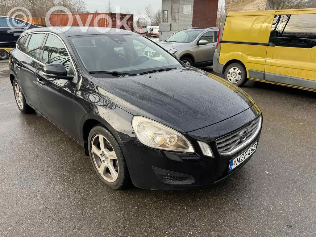 V60 V60, V60 Cross Country  31285513