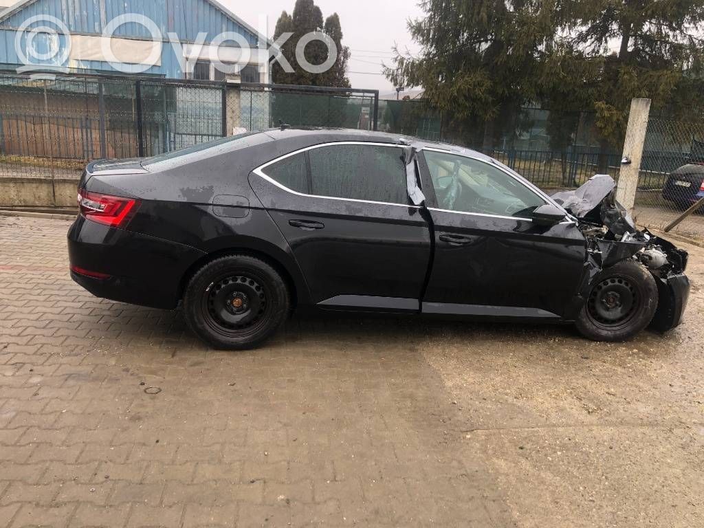Superb B8 (3V) Superb  04L907309M