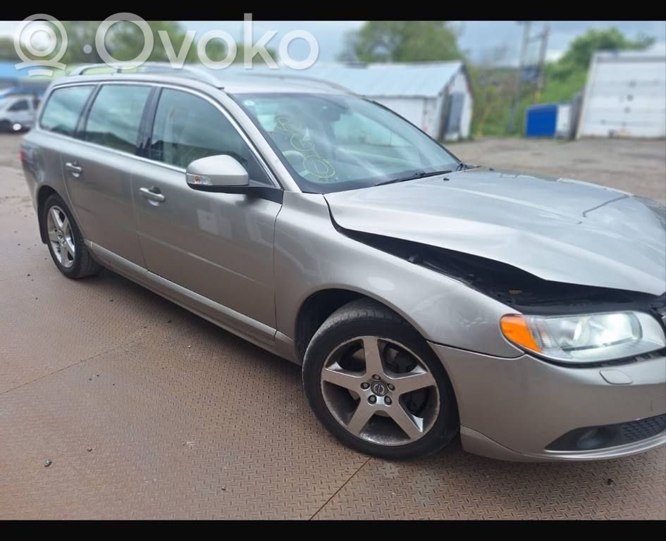 V70 S70, V70, V70 XC  P30783205