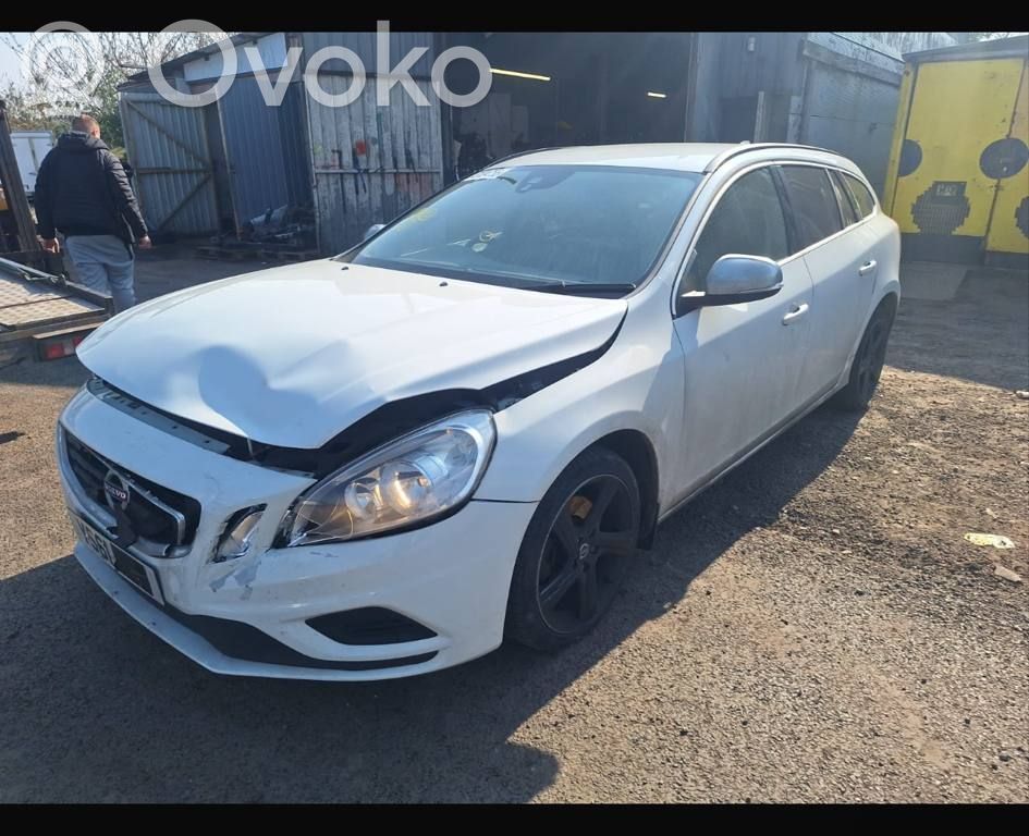 V60 V60, V60 Cross Country  31214963