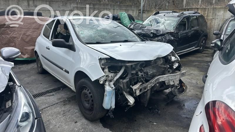 Clio III Clio  8200815546