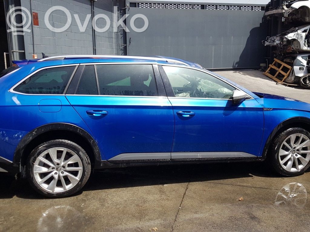 Superb B8 (3V) Superb  5Q0959354