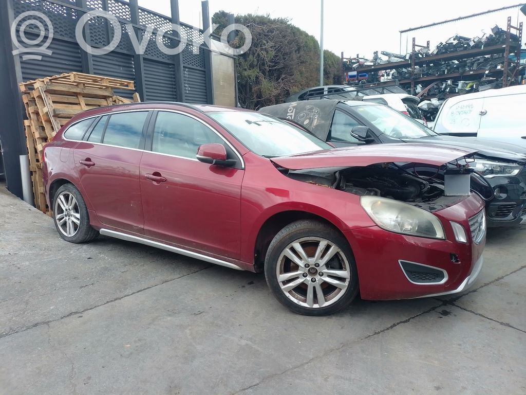 V60 V60, V60 Cross Country  36001408
