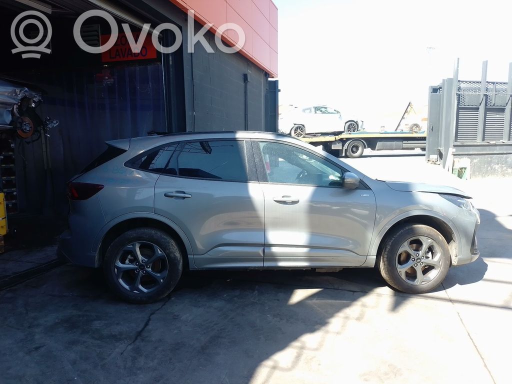 Kuga III Kuga  PV4B13405AE