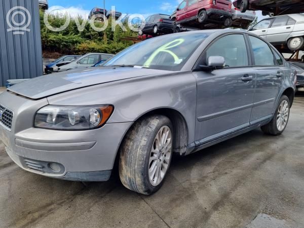 S40 S40, V40