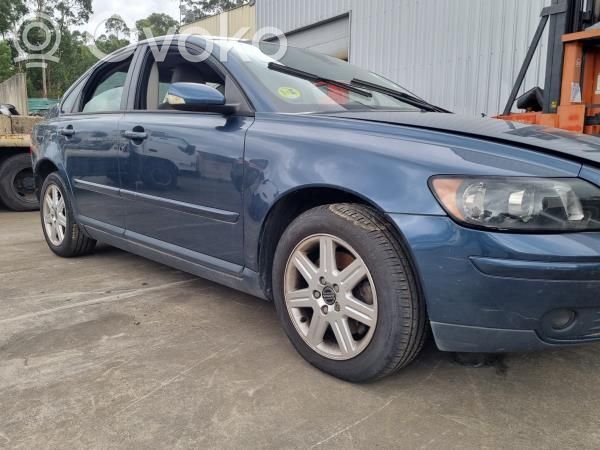 S40 S40, V40