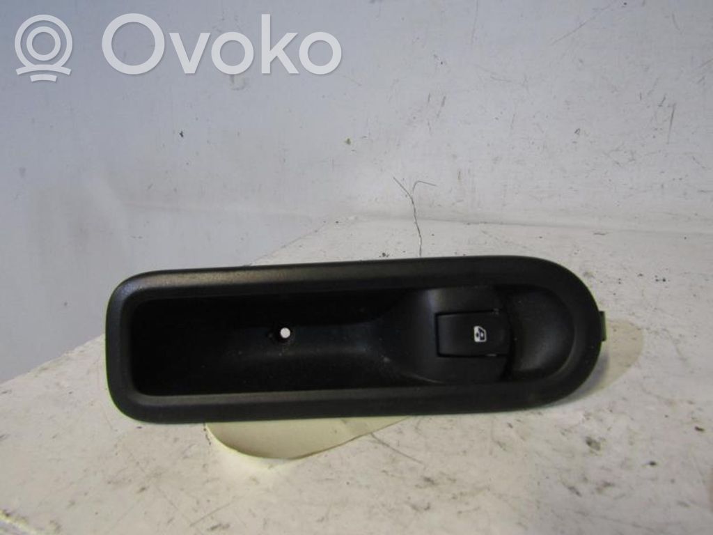 Clio III Clio  8200214936