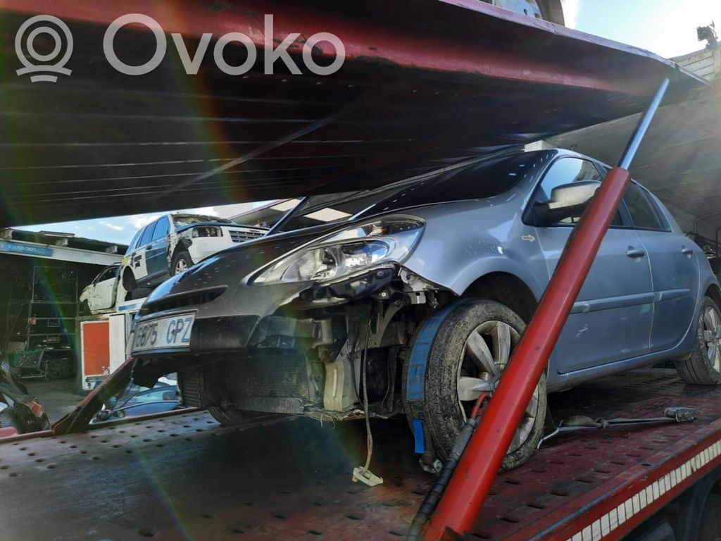 Clio III Clio  8200937939B