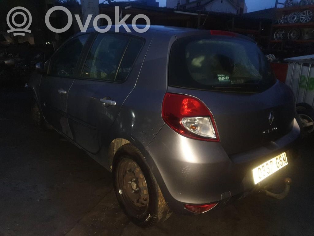 Clio III Clio  8200886946