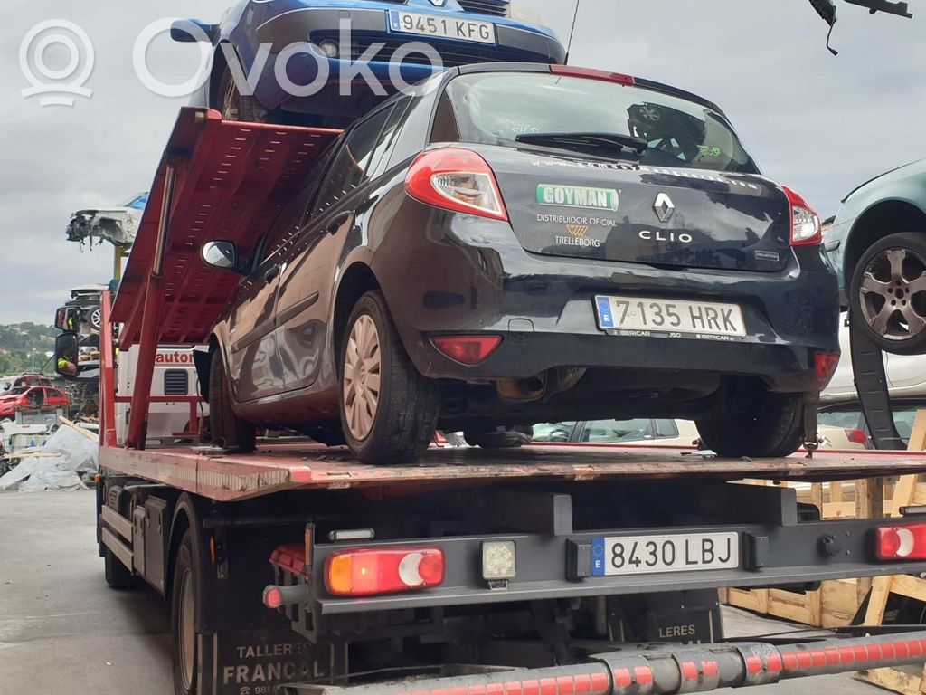 Clio III Clio  8200747140