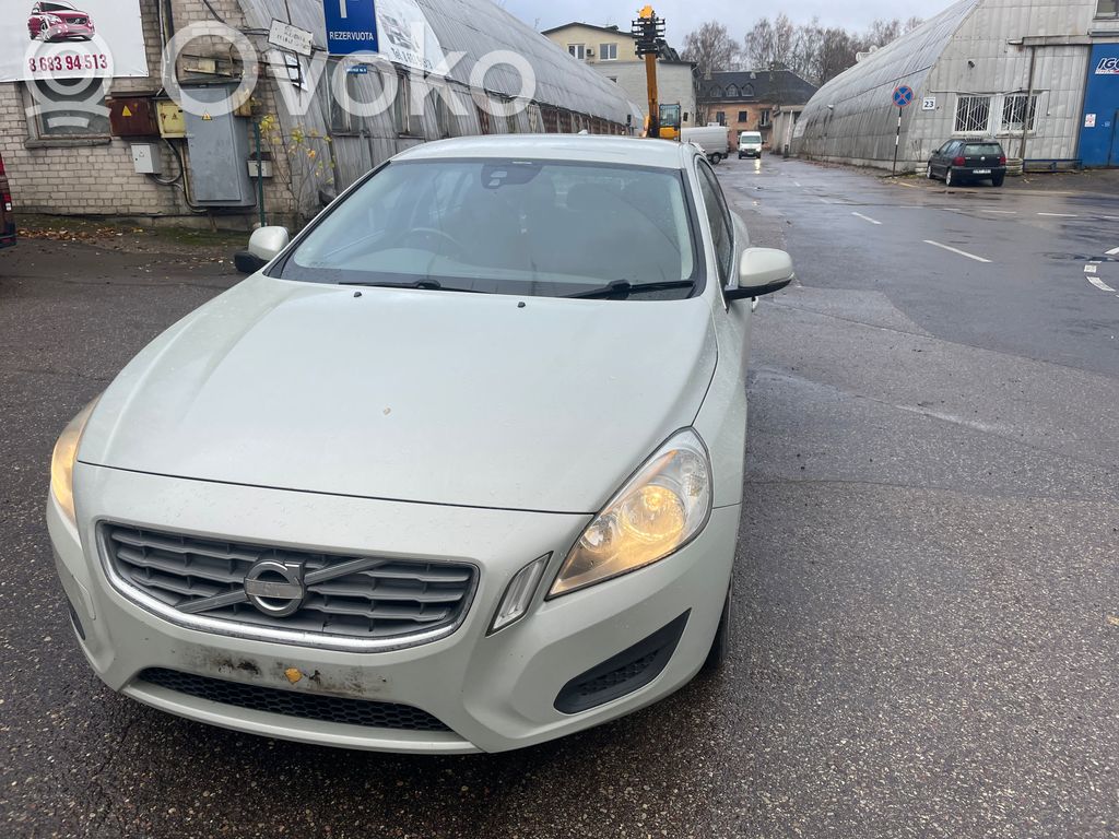 S60 S60  31343677AA