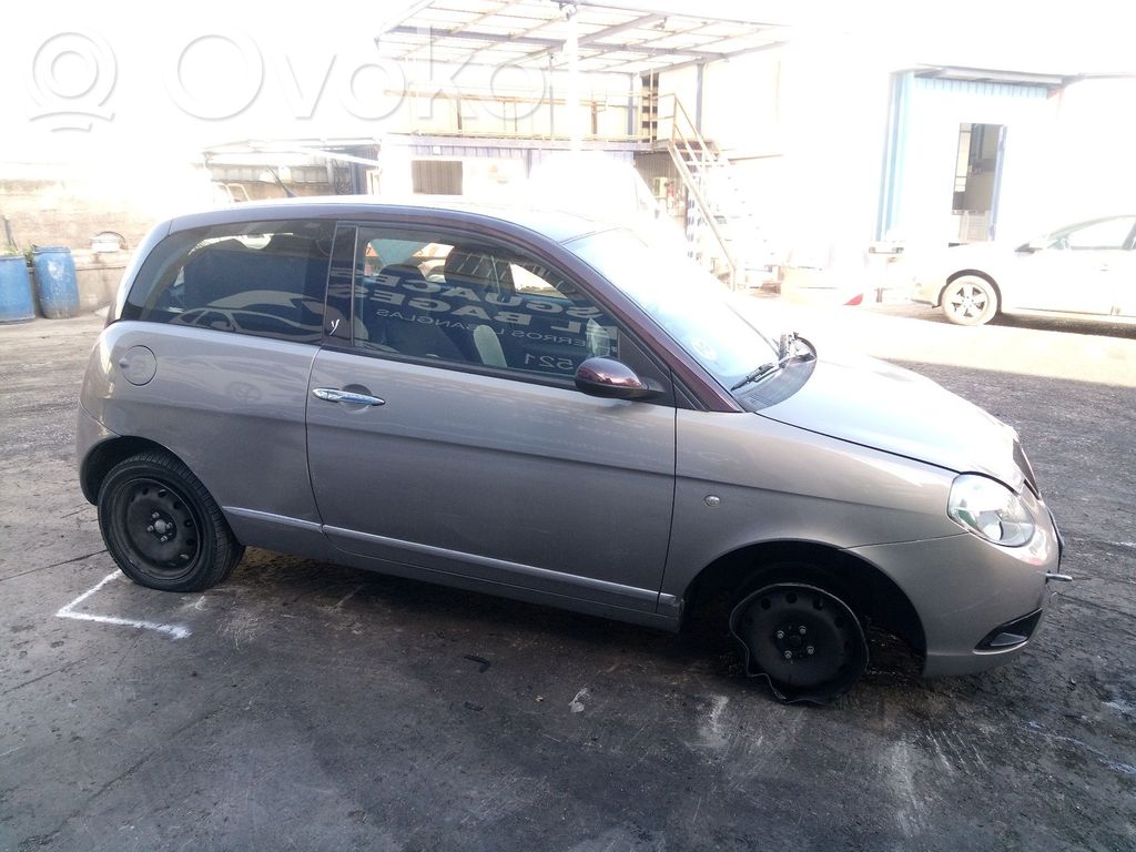 Ypsilon Ypsilon  51792197