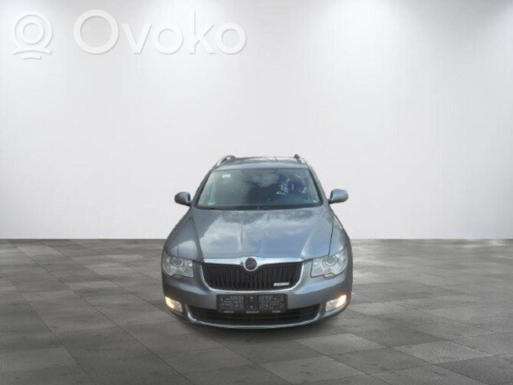Superb B6 (3T) Superb  5C0825237