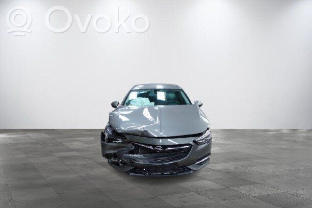 Insignia B Insignia  13409819