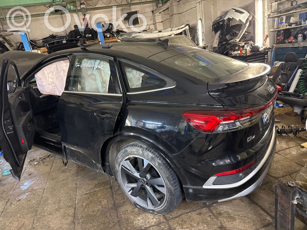 Q4 Sportback e-tron Q4 e-tron  4KE959107A