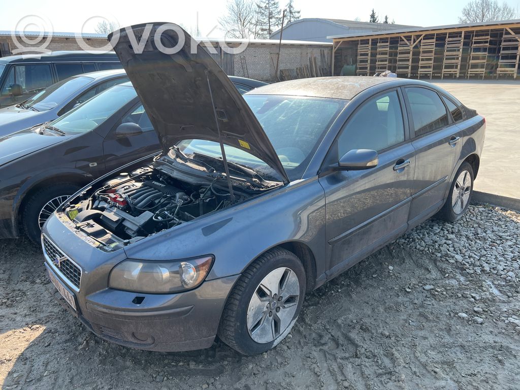 S40 S40, V40